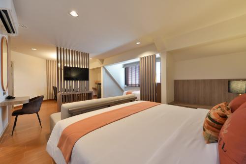 line_album_executive_room__mini_family_room_60_sq